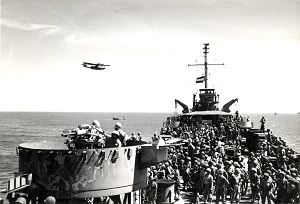 Mariniers op weg naar Pasir Poetih tijdens Operatie Product, 21 juli 1947